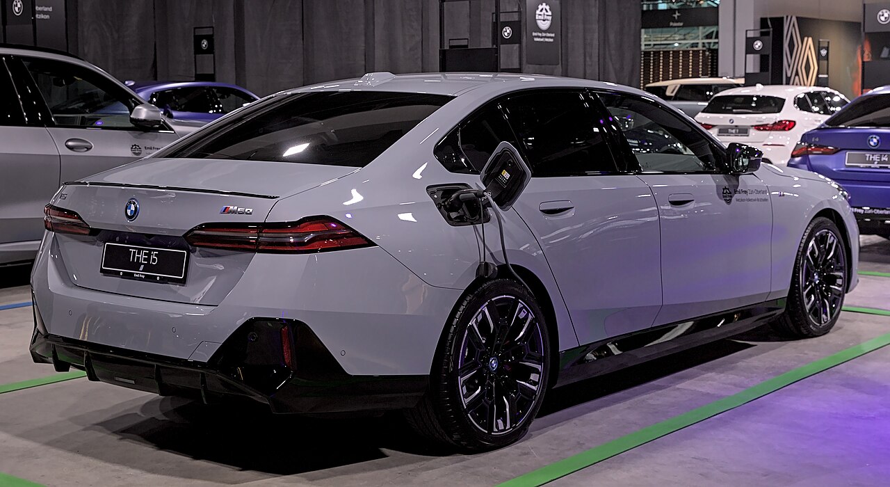 Foto BMW i5 eDrive40