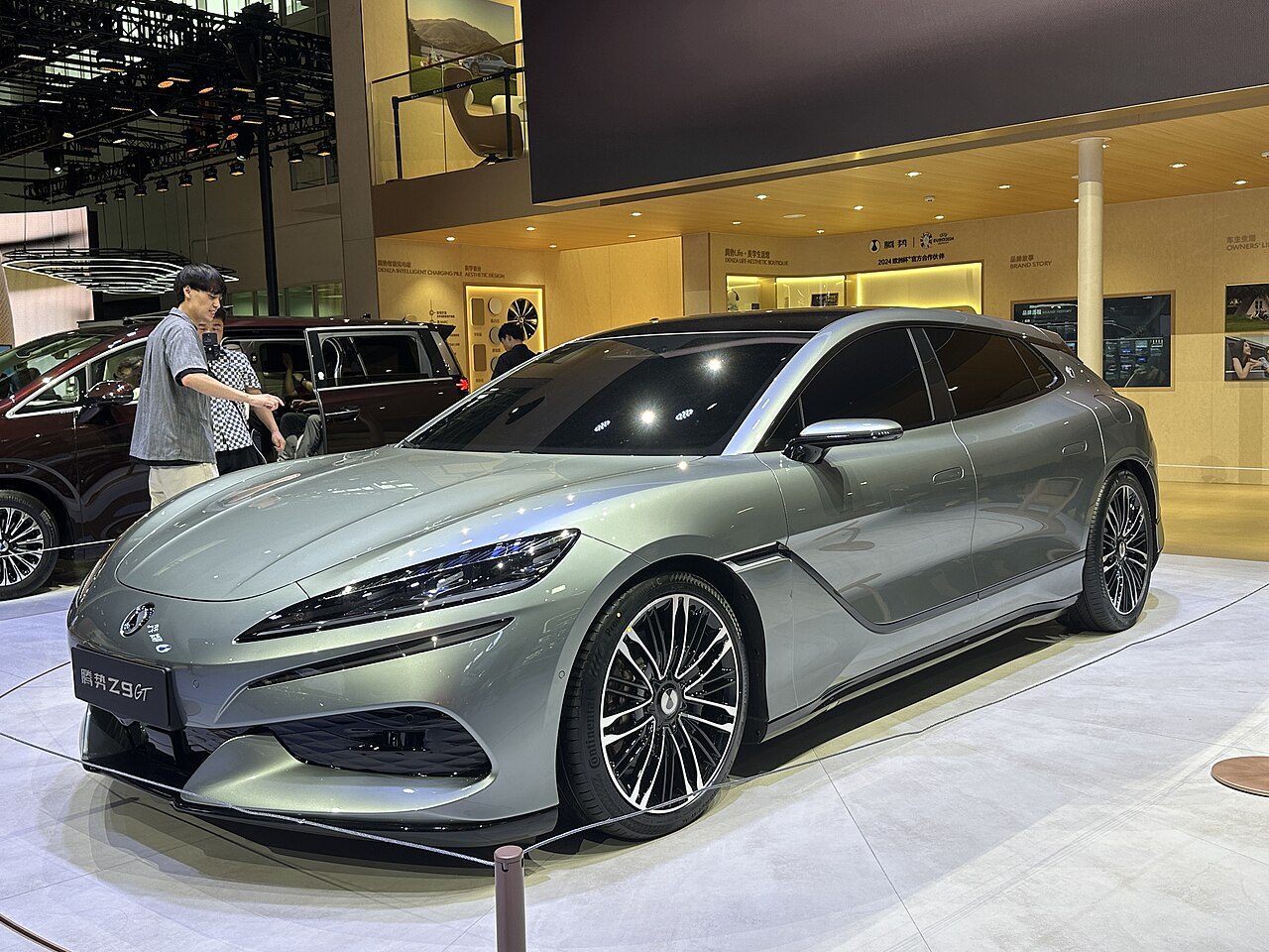 Foto Denza Z9 GT